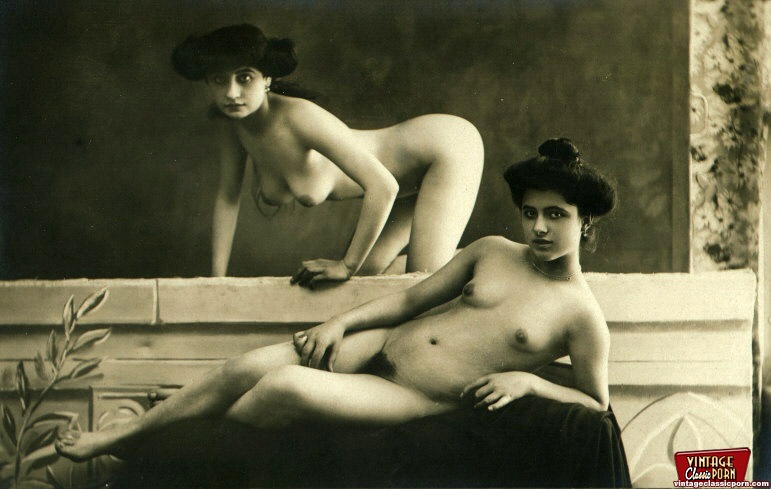 Vintage Lesbian Nude Chicks Enjoy Posing In The Twenties