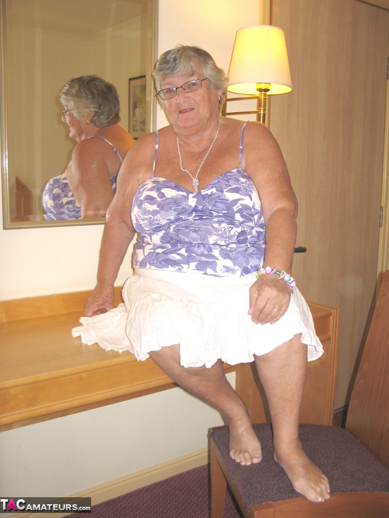 Fat British nan Grandma Libby completely disrobes