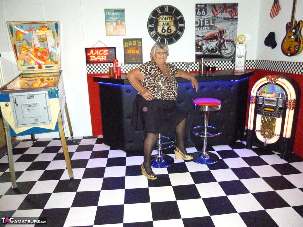 I Love This American Diner Set And Found It Such Fun To Be Posing For You At The Bar And