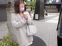 0000007_三十路の日本人女性がガン突きされるグラインド騎乗位素人ナンパ淫らな行為