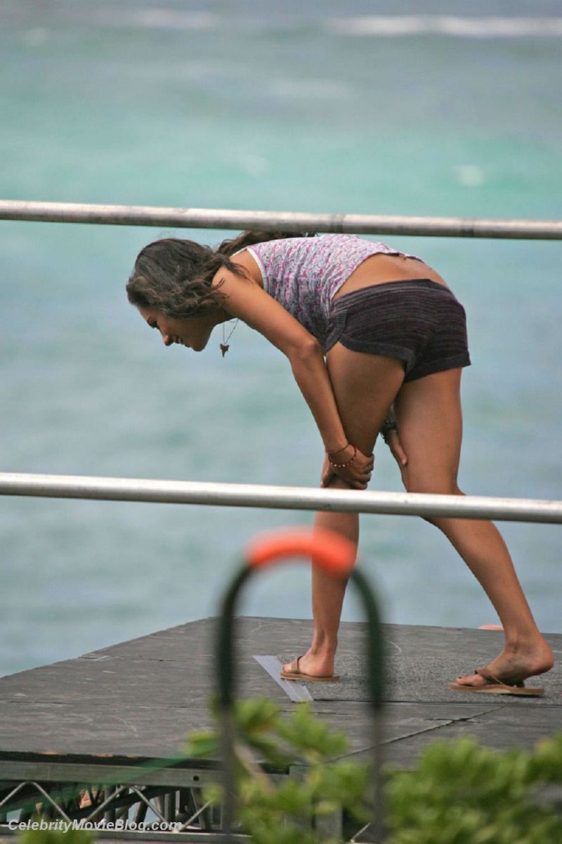 Celebrity Mila Kunis Bikini Private Shots And Lingerie Vidca...